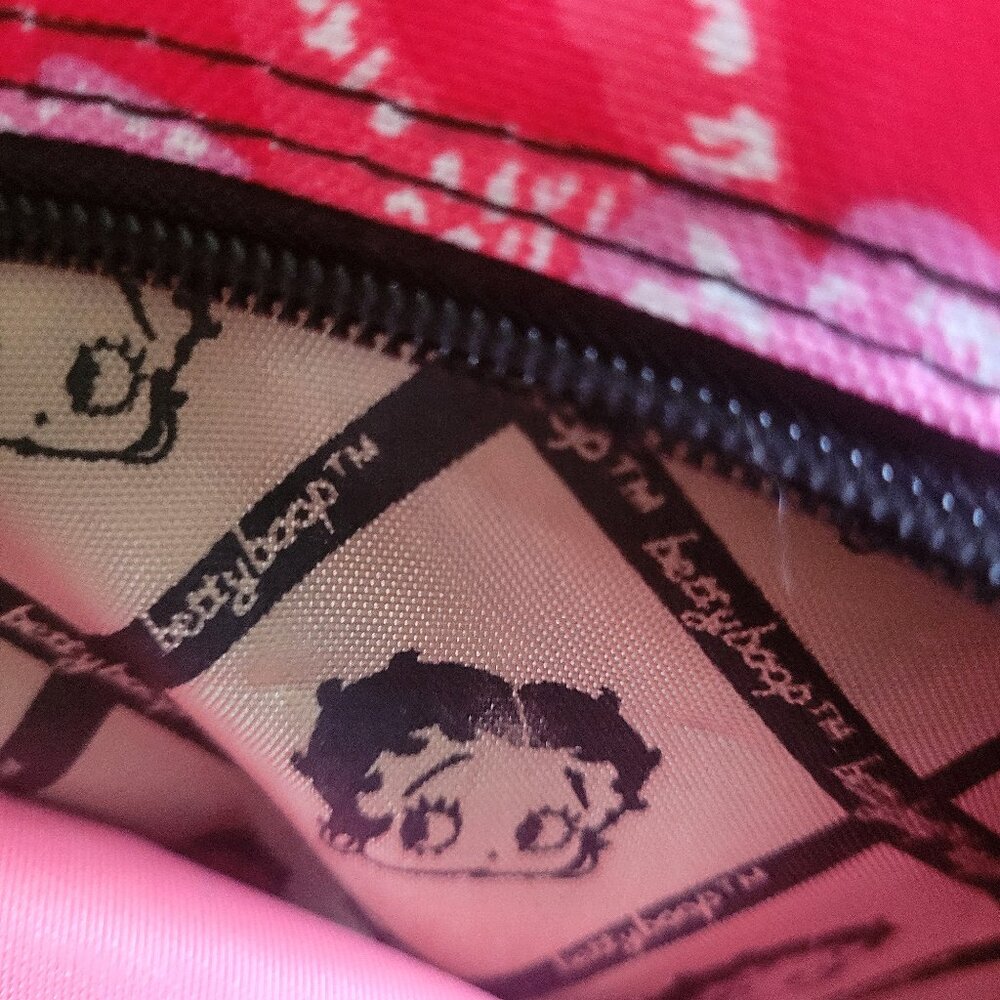 Betty Boop Crossbody Bag - Picture 5 of 9